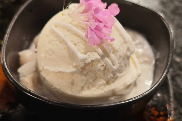 Taro Ball with Ice Cream
